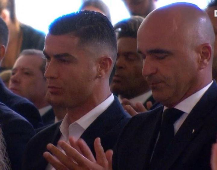 ️C罗出席若塔兄弟追悼会：献礼欧国联奖杯&amp;amp;拥抱慰问若塔父亲